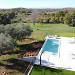 Calendula Villa