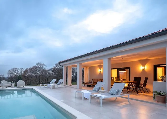 Calendula Villa Bale