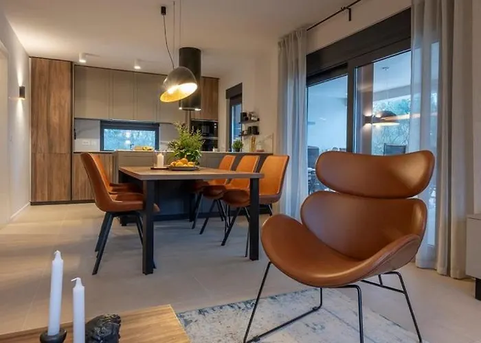 Calendula Villa Bale